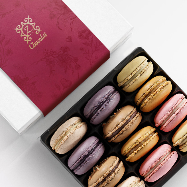 12 Macarons