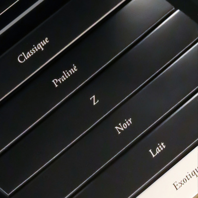 Imperial – Black Lacquered Box, 90 Chocolates | zChocolat