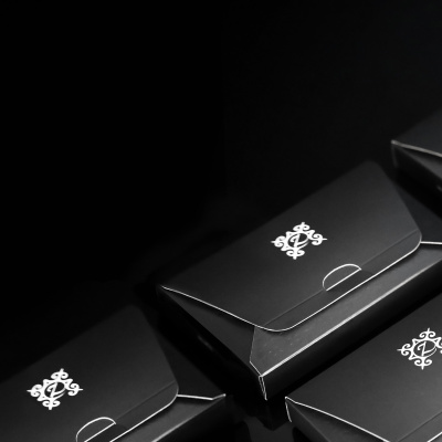 Imperial – Black Lacquered Box, 90 Chocolates | zChocolat