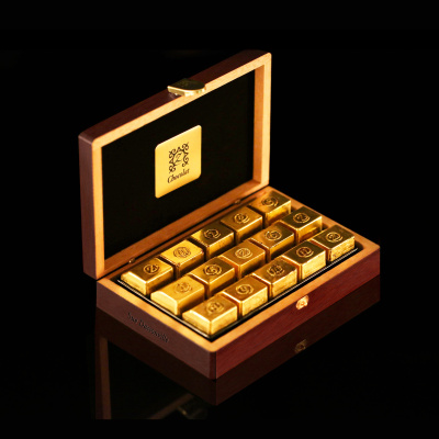 Sapphire Gold – 15 Chocolates Coated in 24K Gold | zChocolat